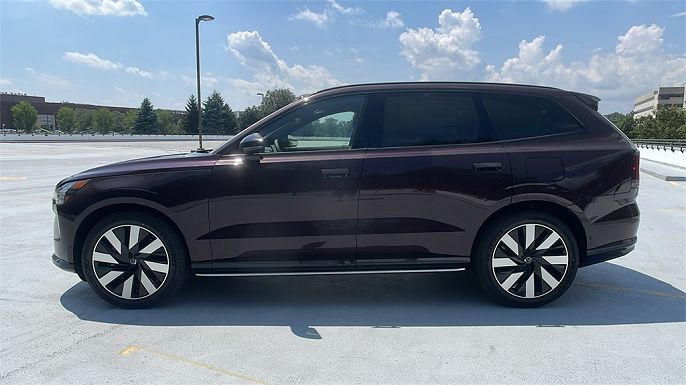 2025 Volvo EX90