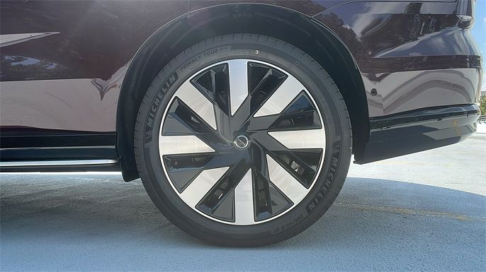 2025 Volvo EX90