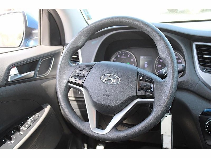 2016 Hyundai Tucson SE image 11