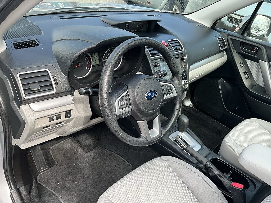 2018 Subaru Forester 2.5i image 5