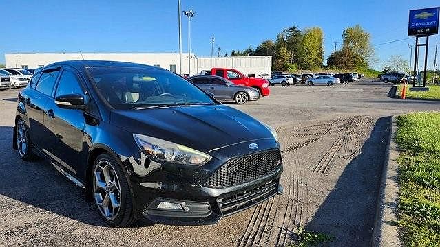 2017 Ford Focus ST image 0