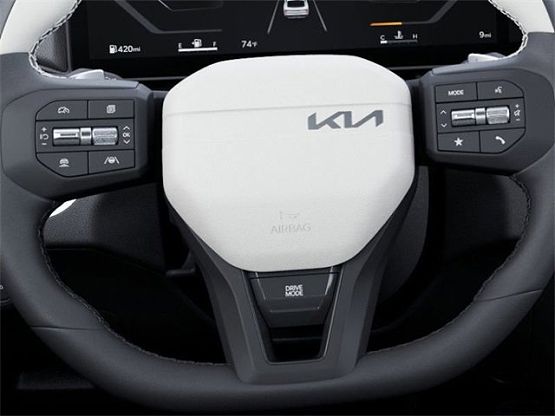 2025 Kia K4 GT-Line photo 11