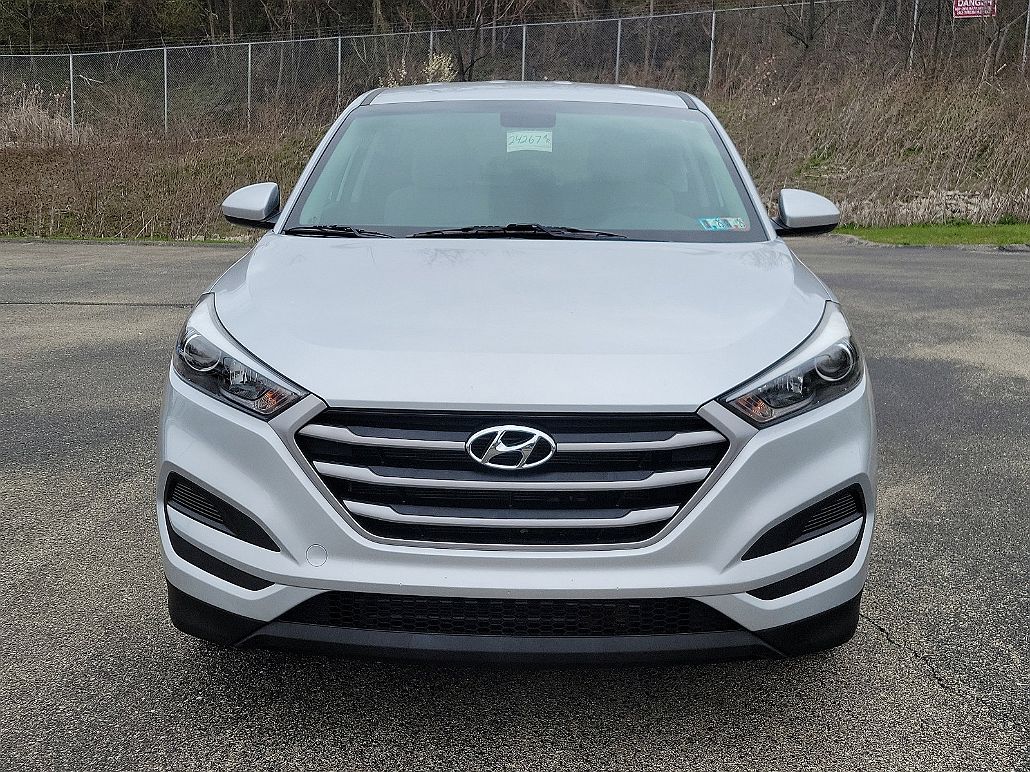 2018 Hyundai Tucson SE image 1