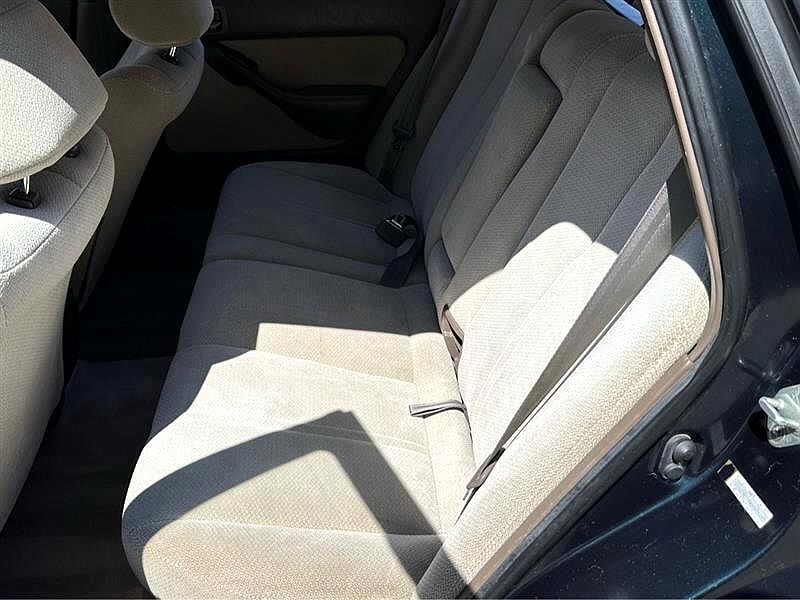 1994 Toyota Camry LE image 23