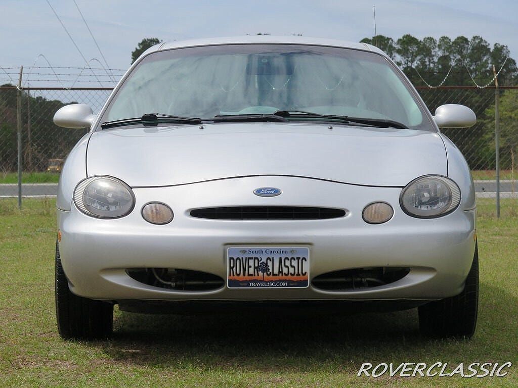 1997 Ford Taurus GL image 2