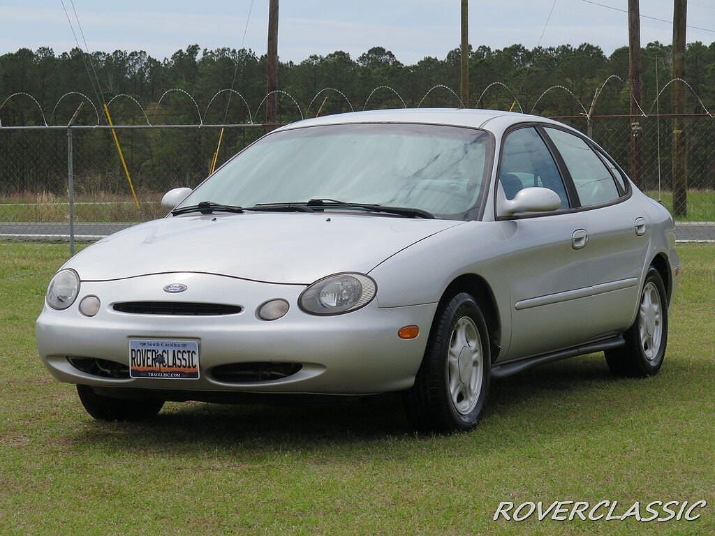 1997 Ford Taurus GL image 4