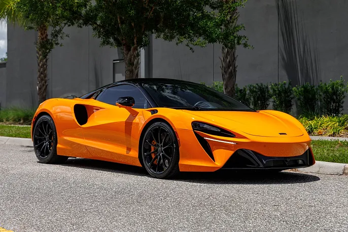 2025 Mclaren Artura