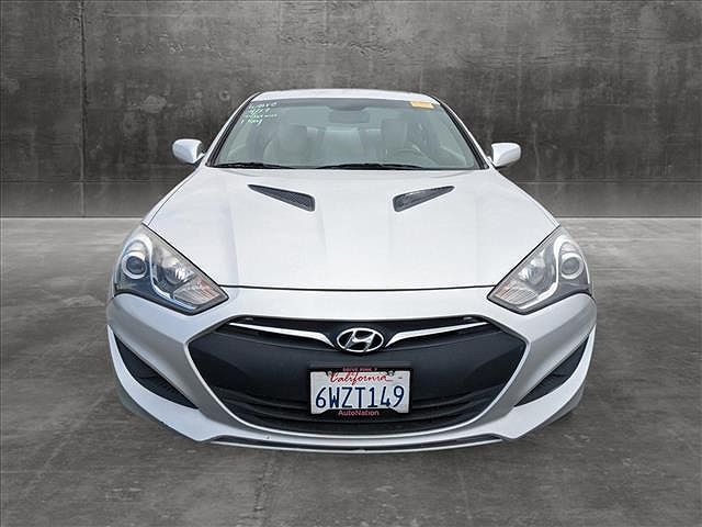 2013 Hyundai Genesis Premium image 1