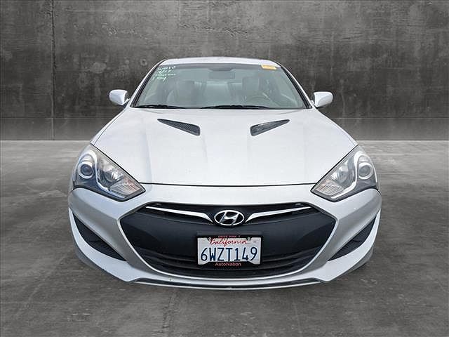 2013 Hyundai Genesis Premium image 2