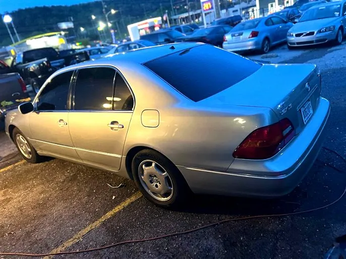 2002 Lexus LS