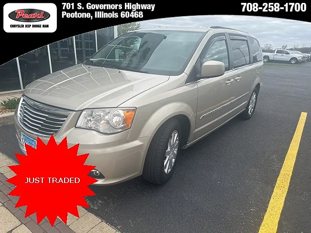 2013 Chrysler Town & Country Touring image 0