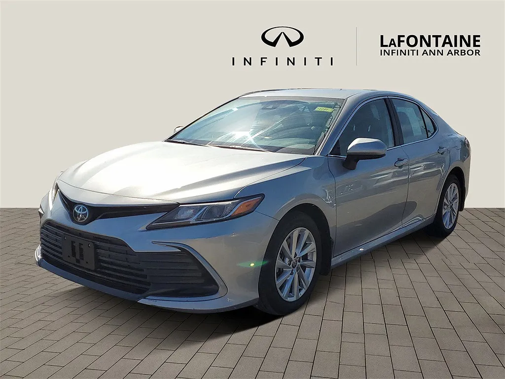 2021 Toyota Camry LE image 2