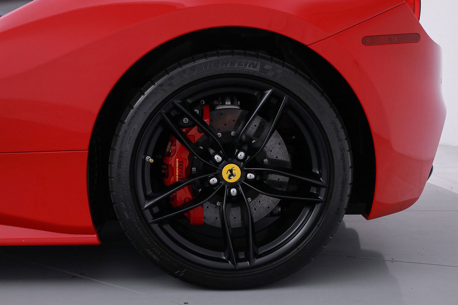 2017 Ferrari 488 GTB image 39