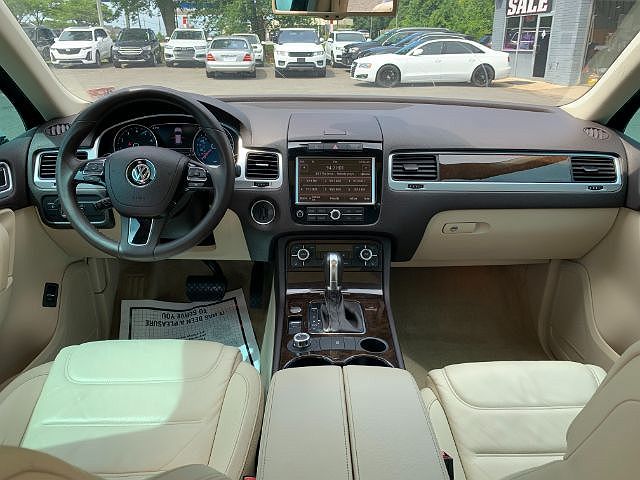 2014 Volkswagen Touareg Luxury image 23