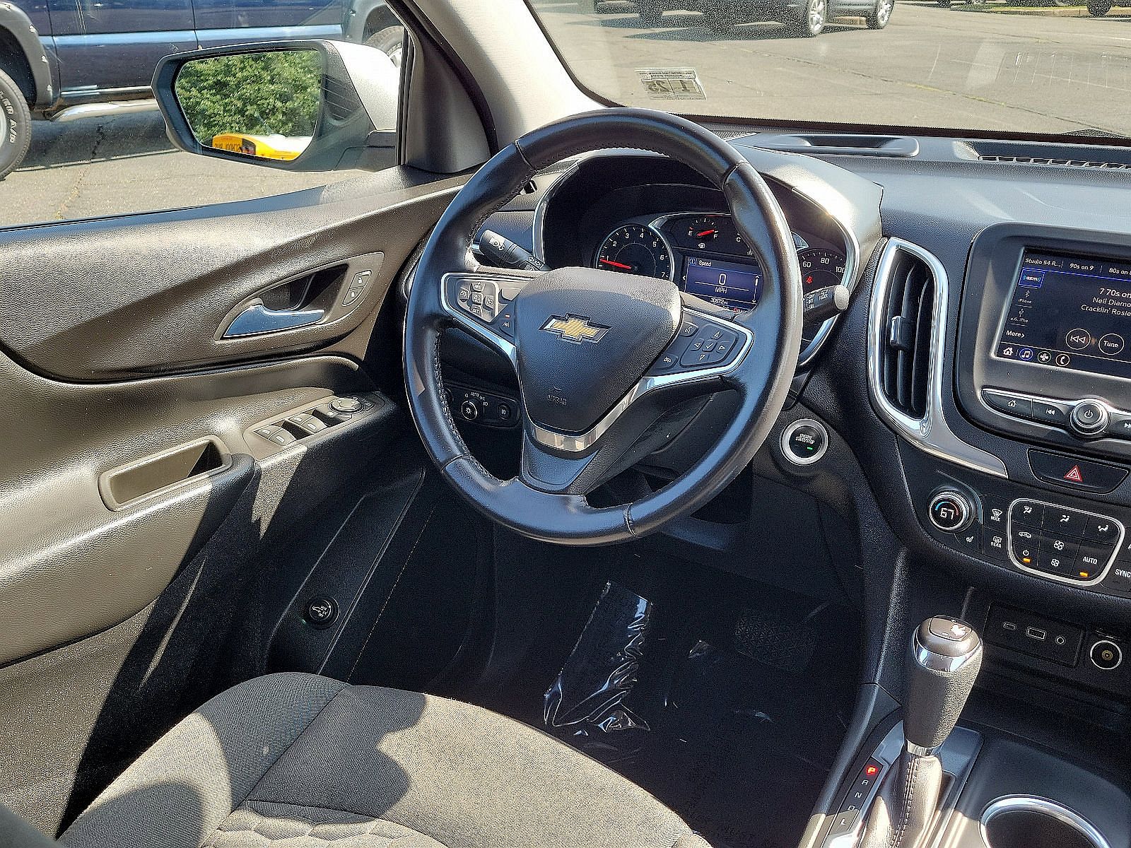 2020 Chevrolet Equinox LT image 13