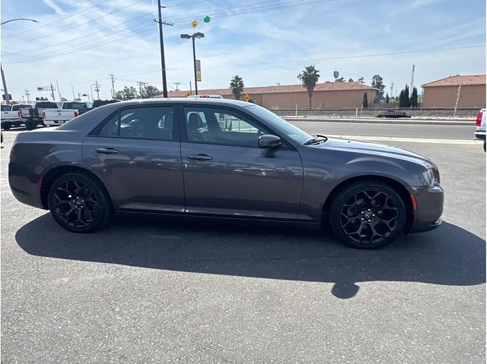 2019 Chrysler 300