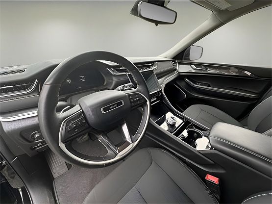 2022 Jeep Grand Cherokee Laredo photo 11