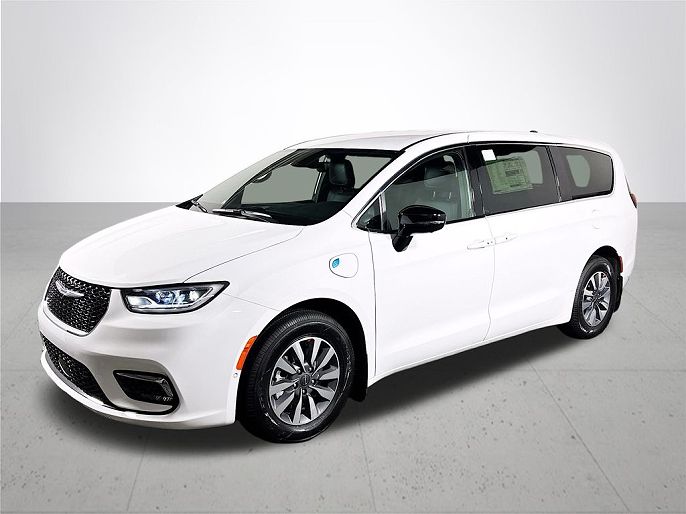 2025 Chrysler Pacifica