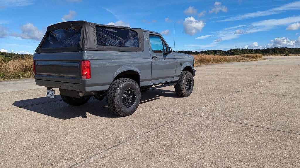 1994 Ford Bronco null image 4