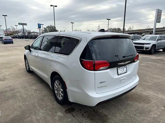 2025 Chrysler Voyager