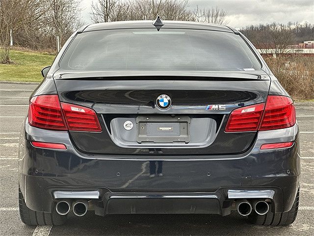 2015 BMW M5 null image 3