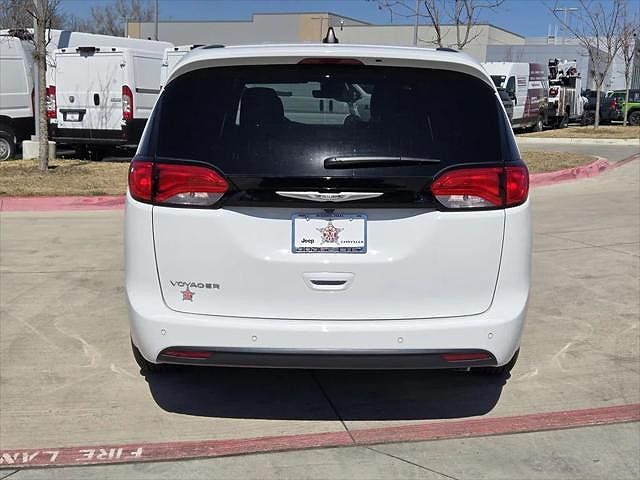 2026 Chrysler Voyager