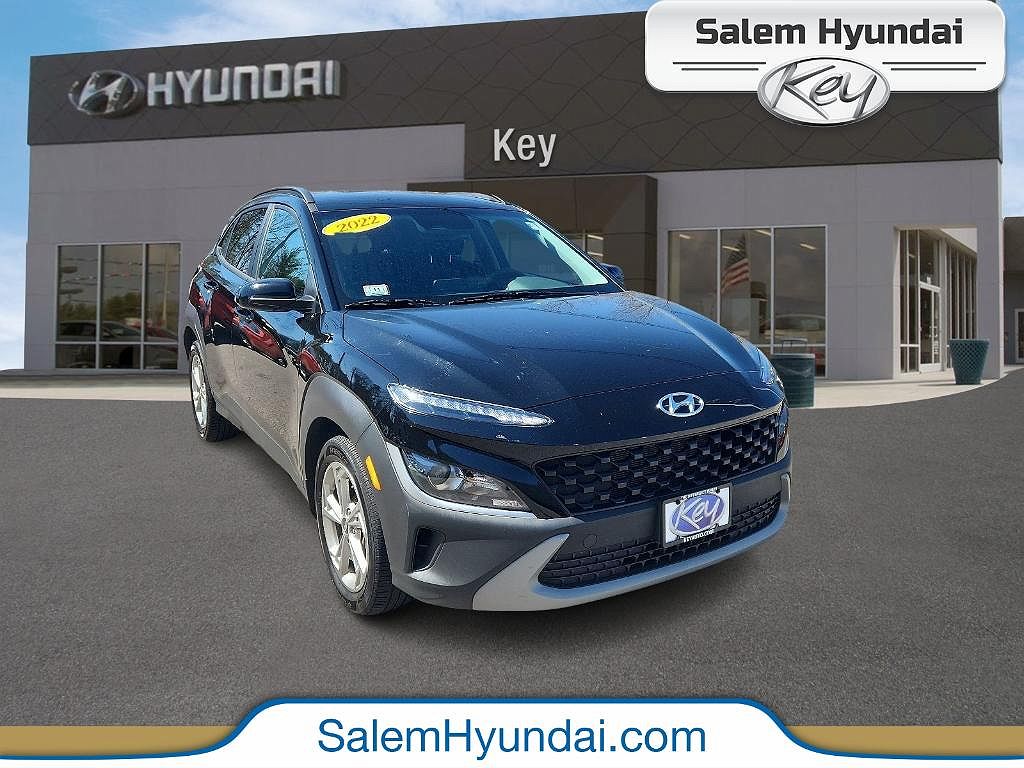 2022 Hyundai Kona SEL image 0