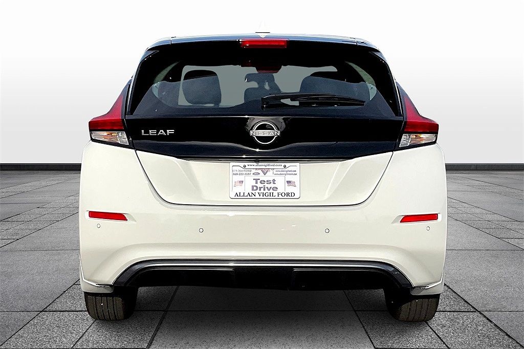 2023 Nissan Leaf S image 3