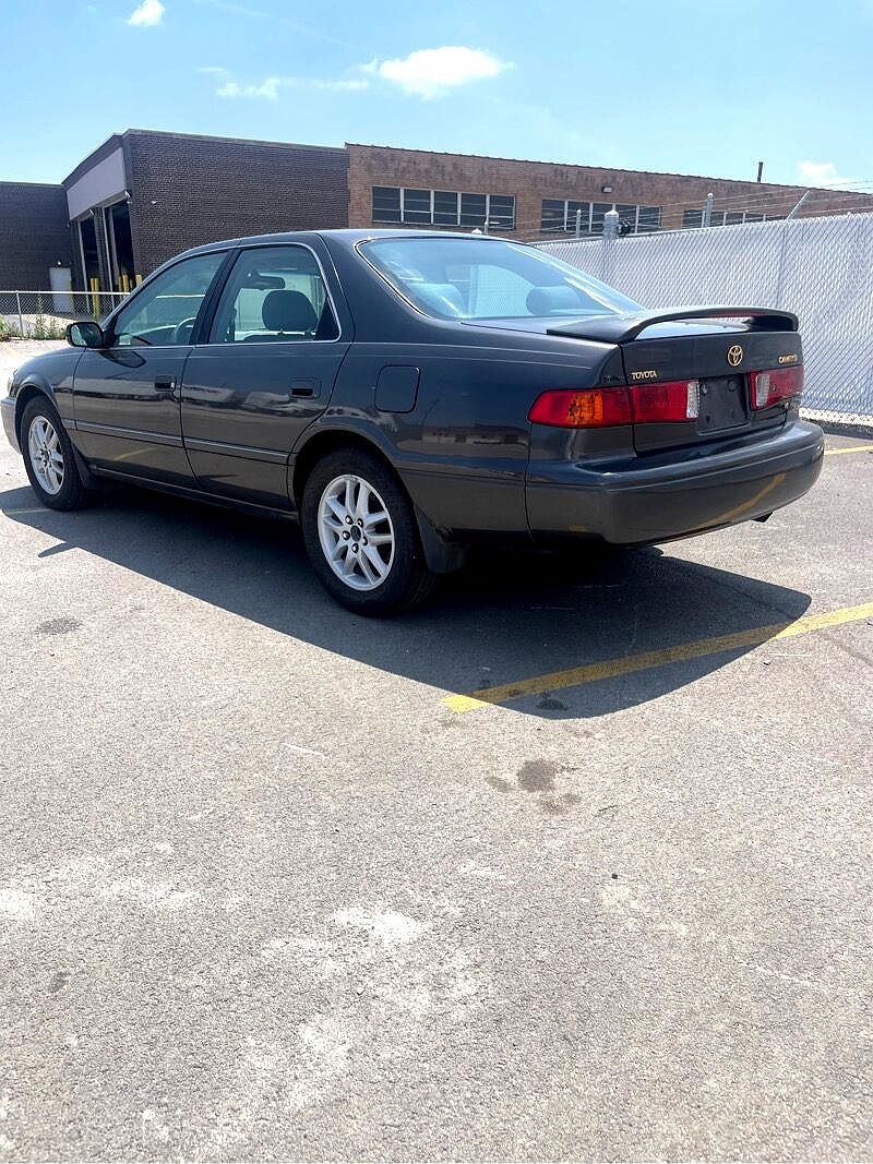 2000 Toyota Camry LE image 6