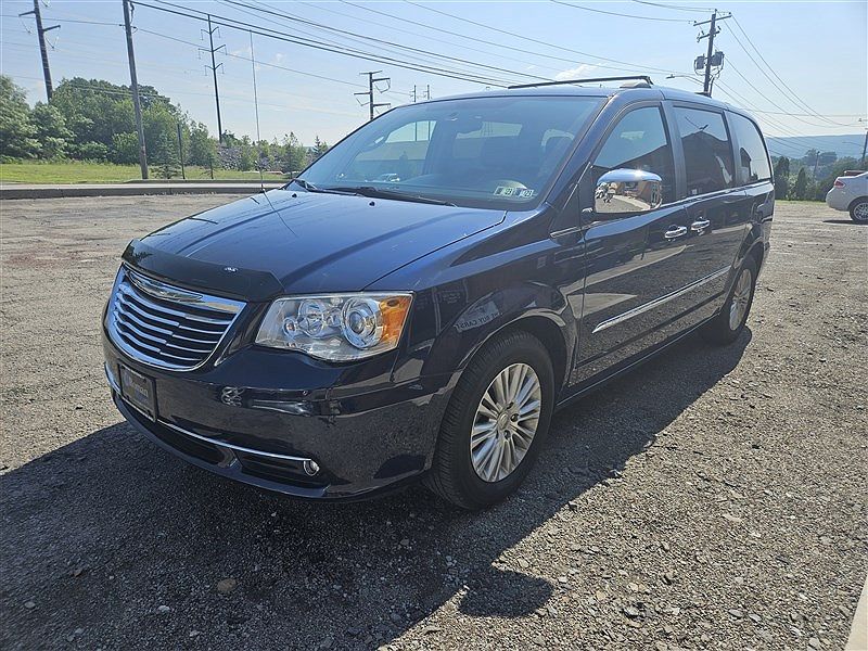 2012 Chrysler Town & Country Limited Edition image 2