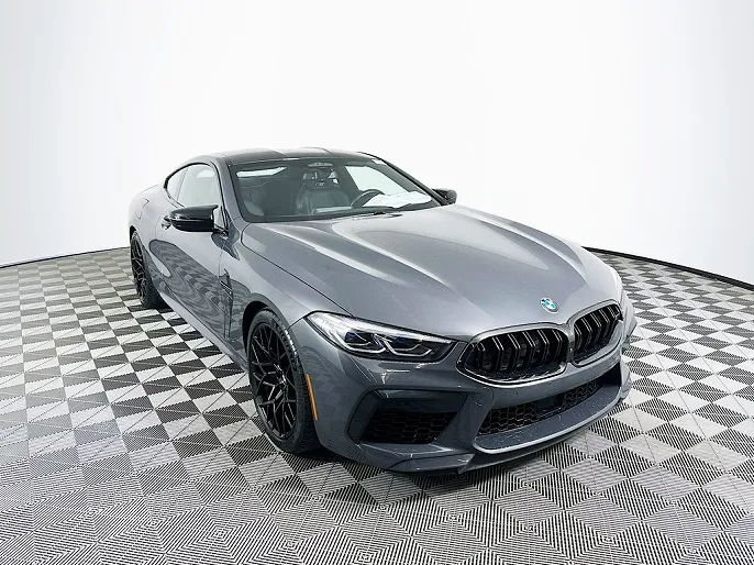 2022 BMW M8