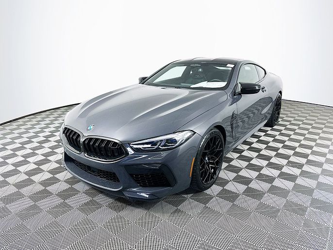 2022 BMW M8
