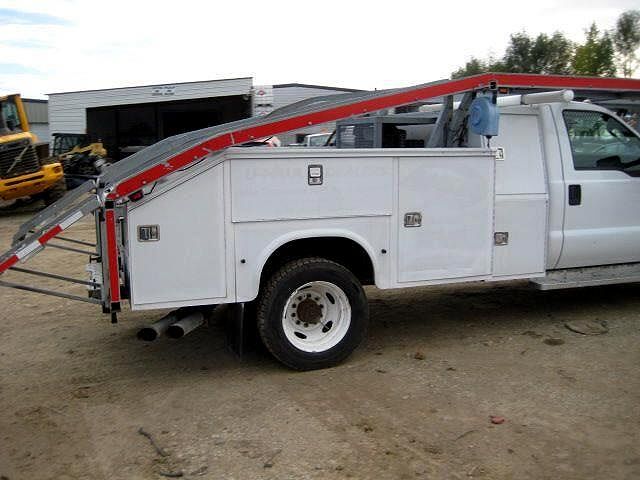 2008 Ford F-550 null image 11