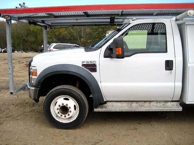 2008 Ford F-550 null image 15