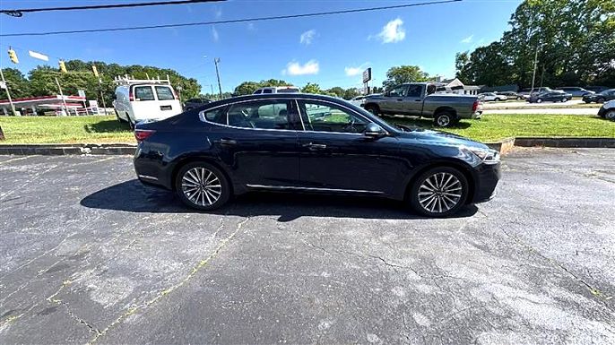 2017 Kia Cadenza
