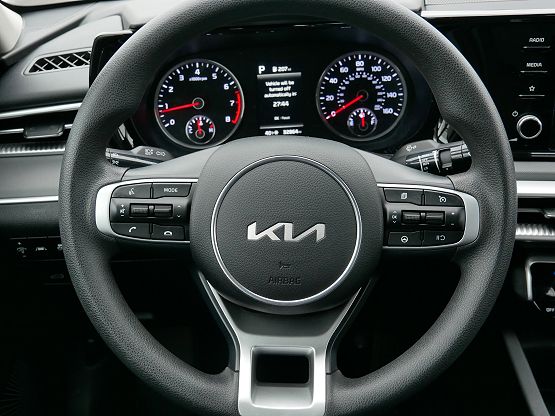 2023 Kia K5 LXS photo 3