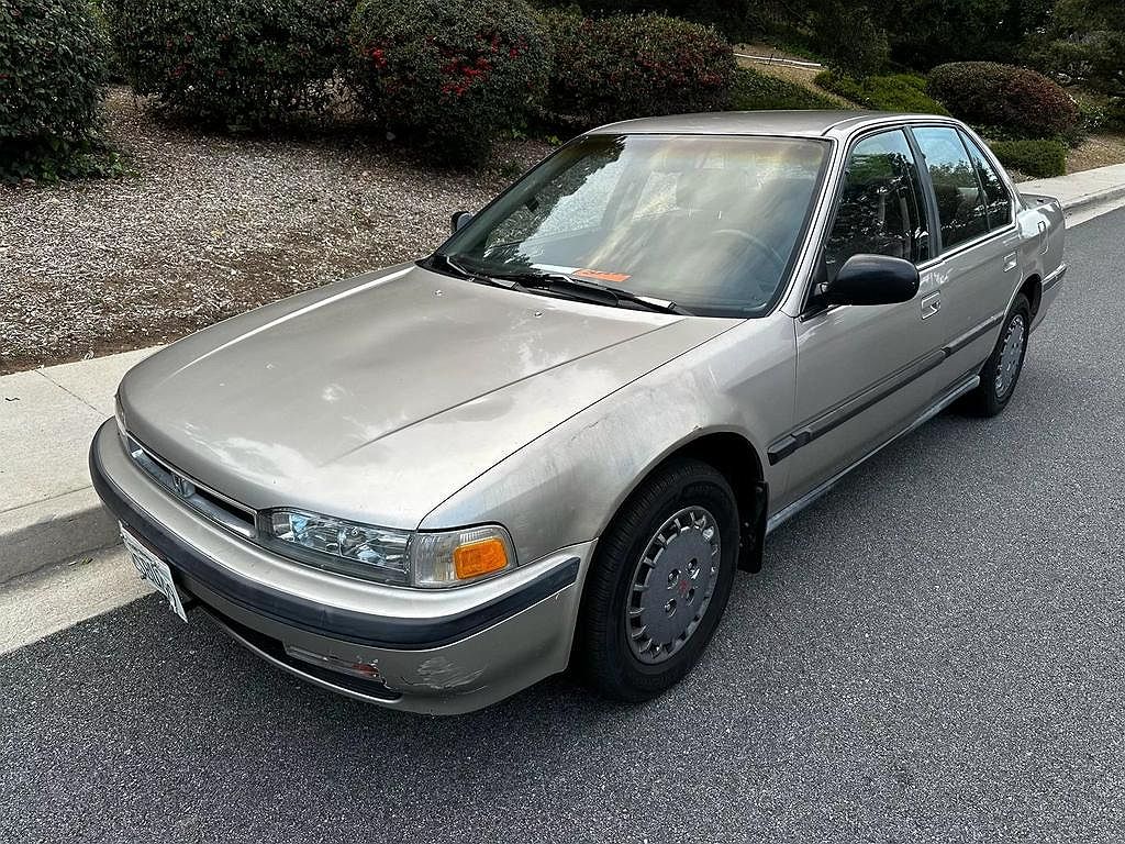 1990 Honda Accord LX image 1