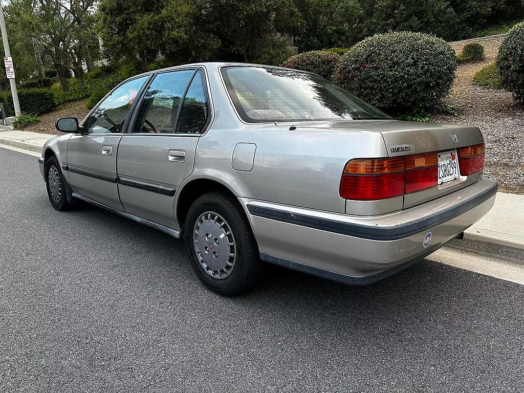 1990 Honda Accord LX image 4