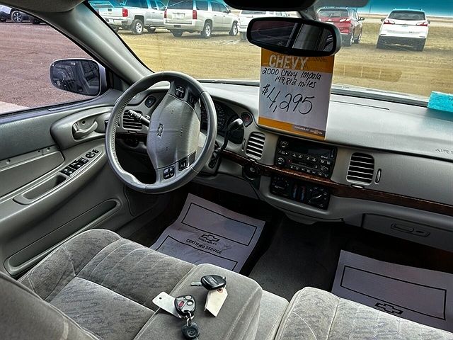 2000 Chevrolet Impala Base image 3