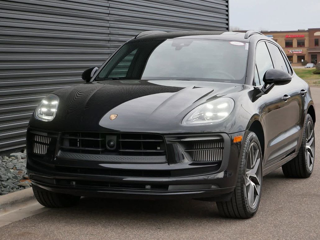 2023 Porsche Macan S image 1