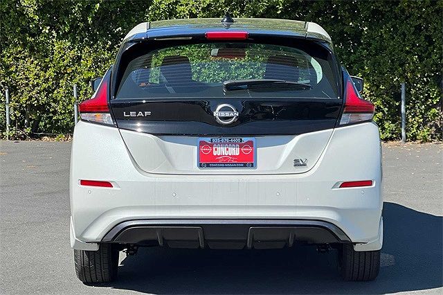 2024 Nissan Leaf SV image 5