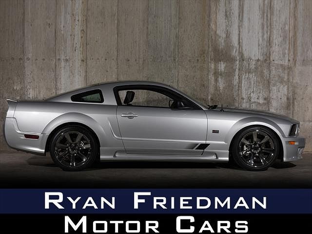 2005 Ford Mustang GT image 0