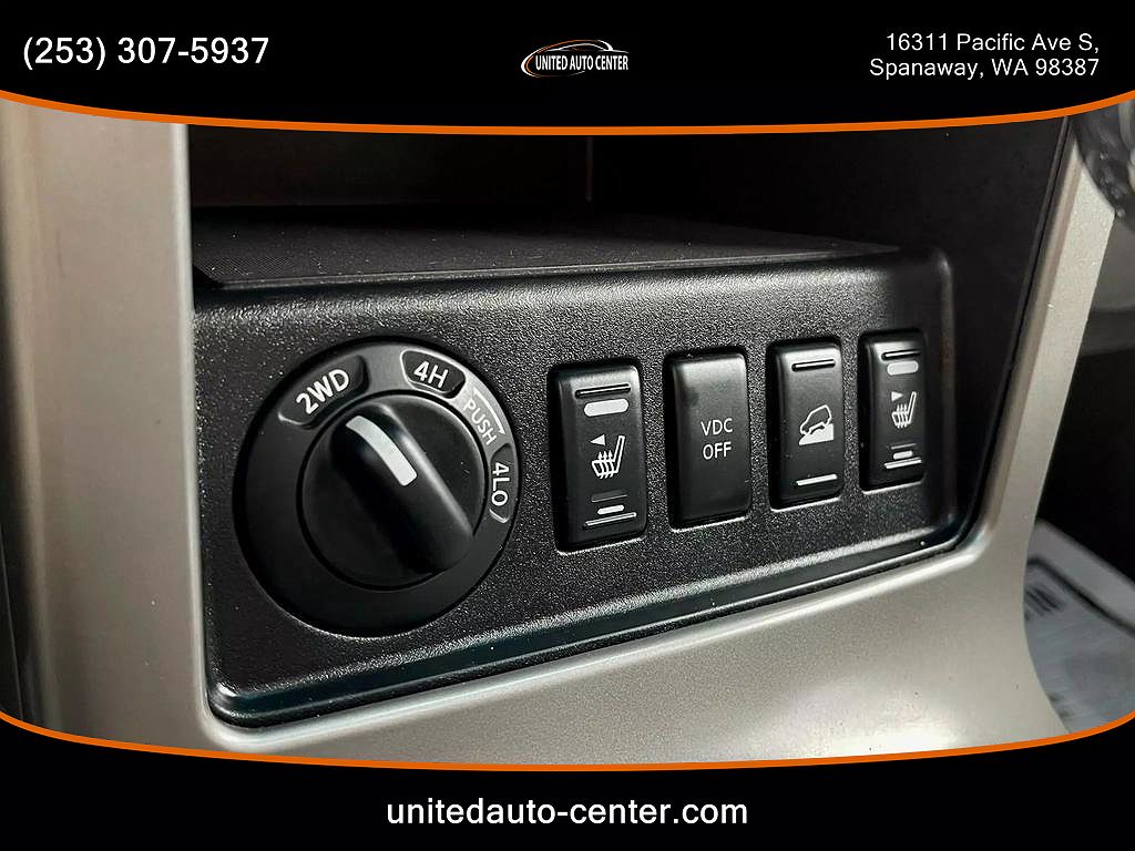 2005 Nissan Pathfinder SE image 10