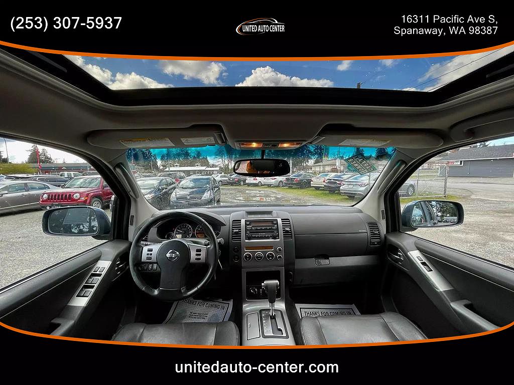 2005 Nissan Pathfinder SE image 6