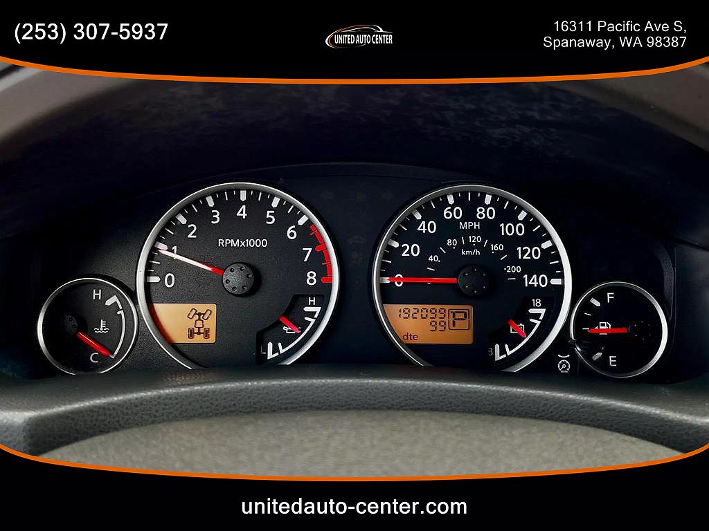 2005 Nissan Pathfinder SE image 8