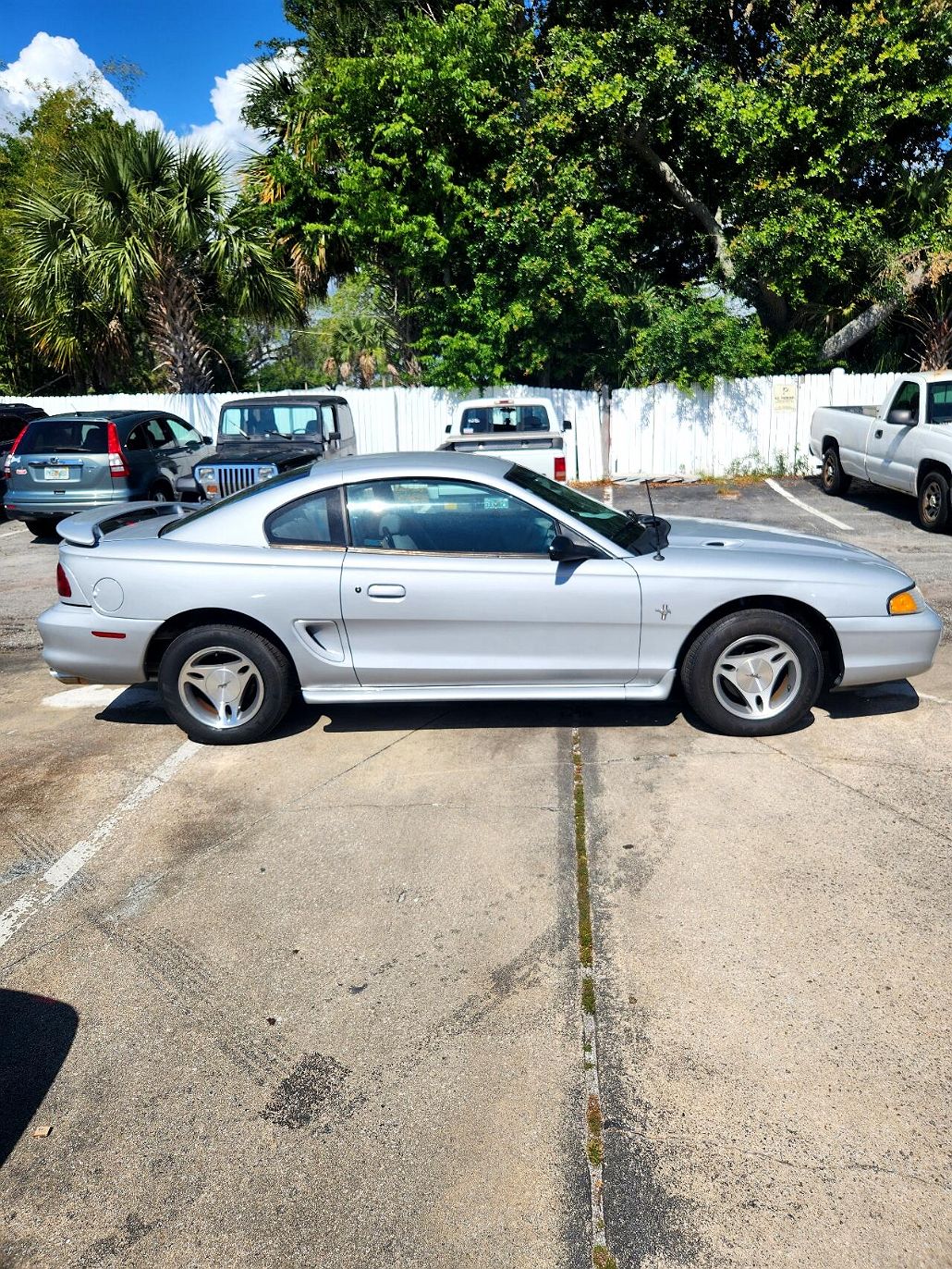 1998 Ford Mustang Base image 3