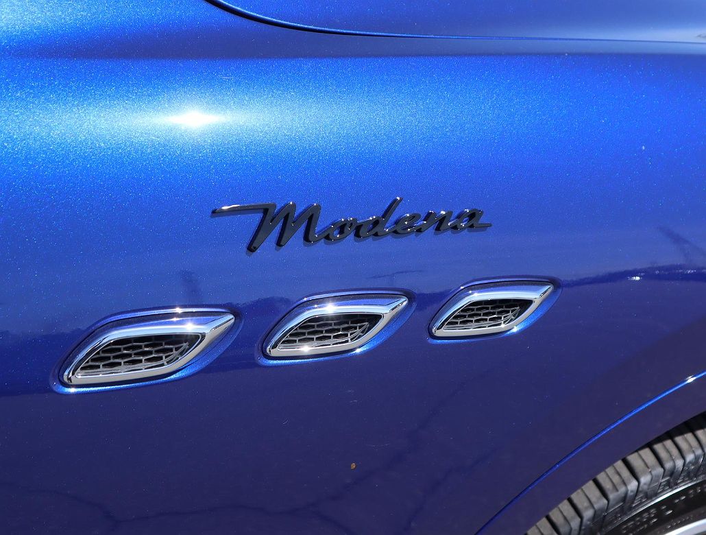 2022 Maserati Levante Modena image 2
