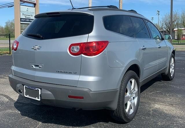 2012 Chevrolet Traverse LT image 3