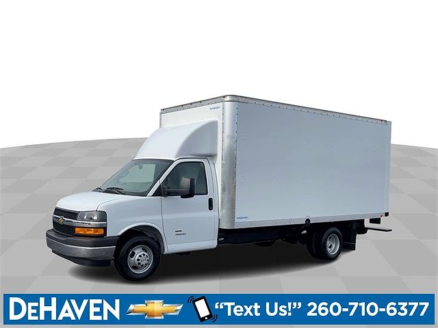 2023 Chevrolet Express 4500 image 3