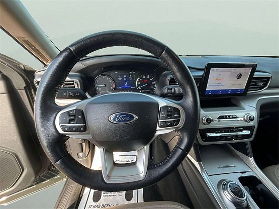 2022 Ford Explorer XLT photo 9